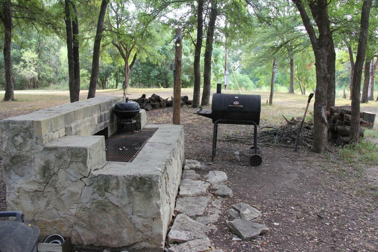 Pecan Cabin Fredericksburg Extérieur photo